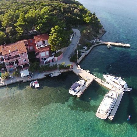Apartments Zala Matusan Supetarska Draga Εξωτερικό φωτογραφία