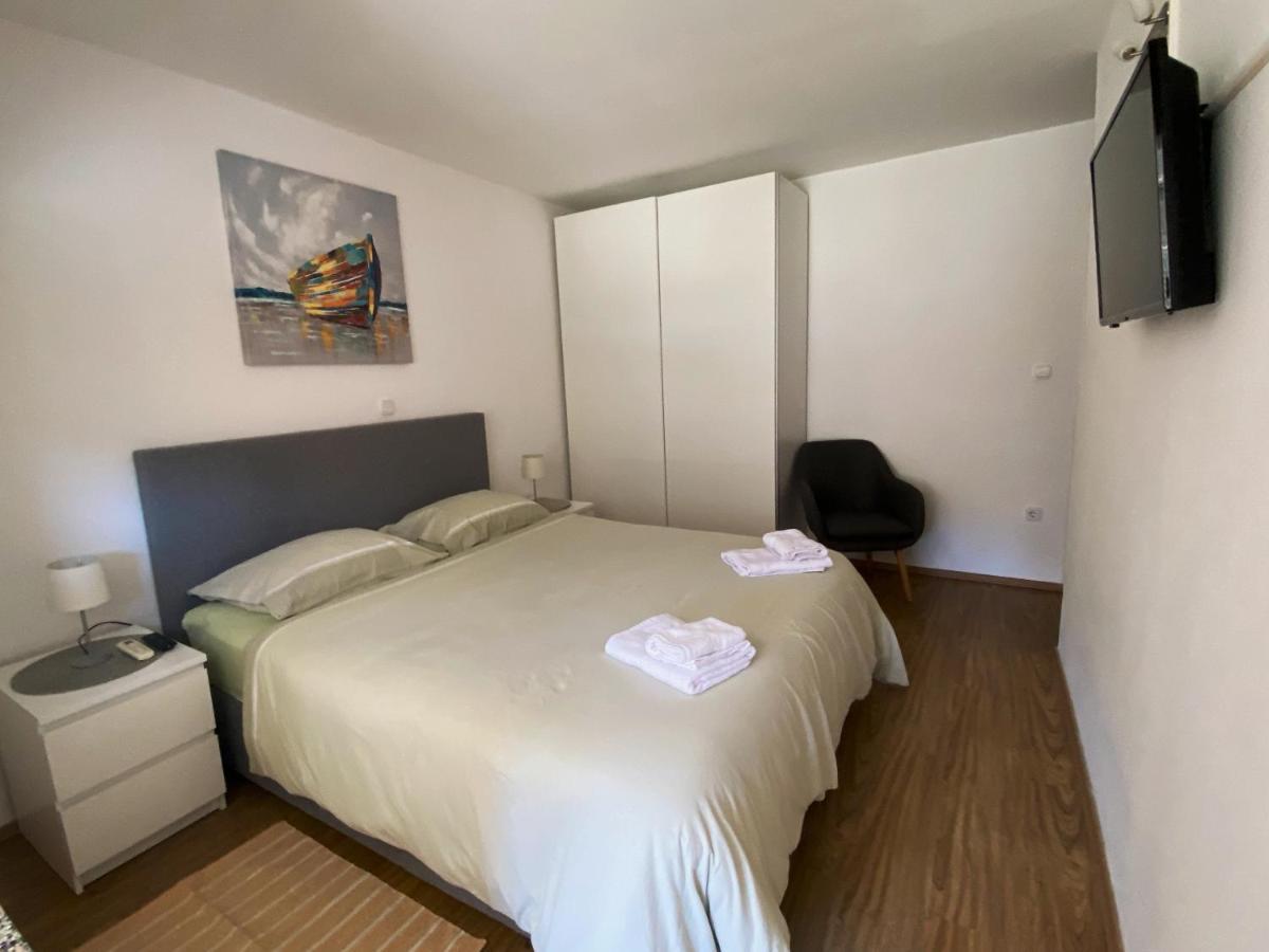 Apartments Zala Matusan Supetarska Draga Εξωτερικό φωτογραφία
