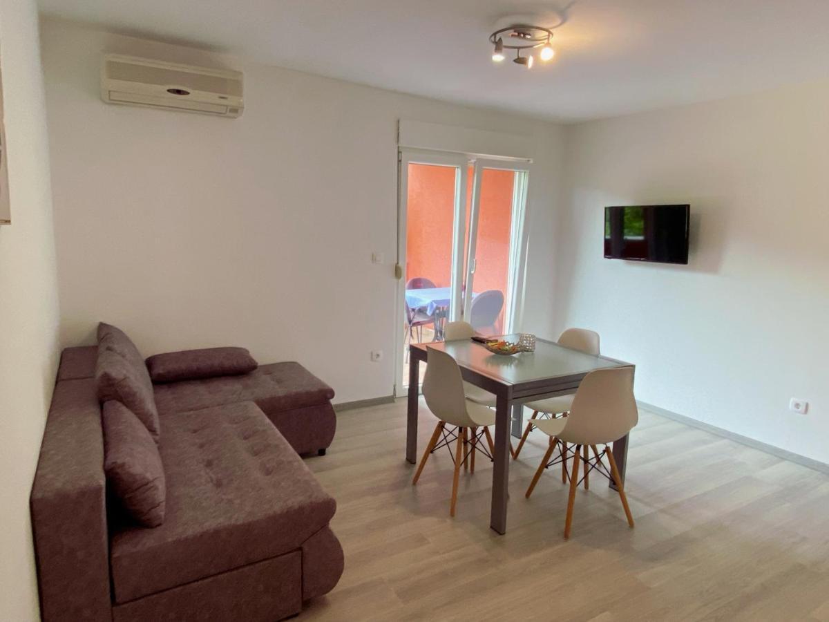 Apartments Zala Matusan Supetarska Draga Εξωτερικό φωτογραφία