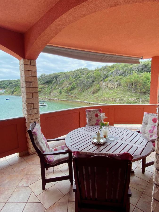 Apartments Zala Matusan Supetarska Draga Εξωτερικό φωτογραφία