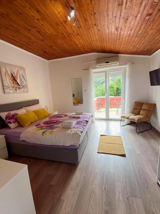 Apartments Zala Matusan Supetarska Draga Εξωτερικό φωτογραφία