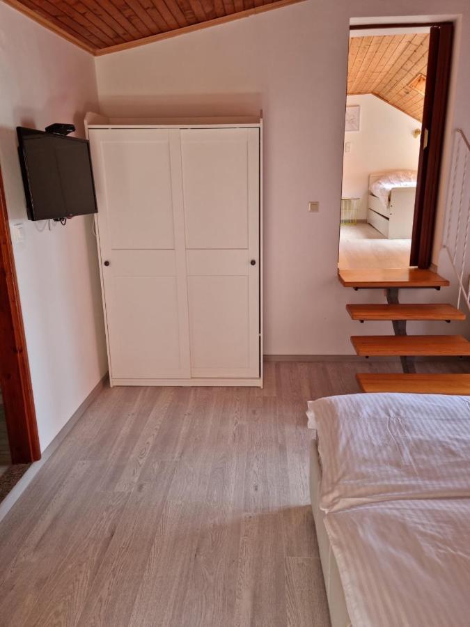Apartments Zala Matusan Supetarska Draga Εξωτερικό φωτογραφία