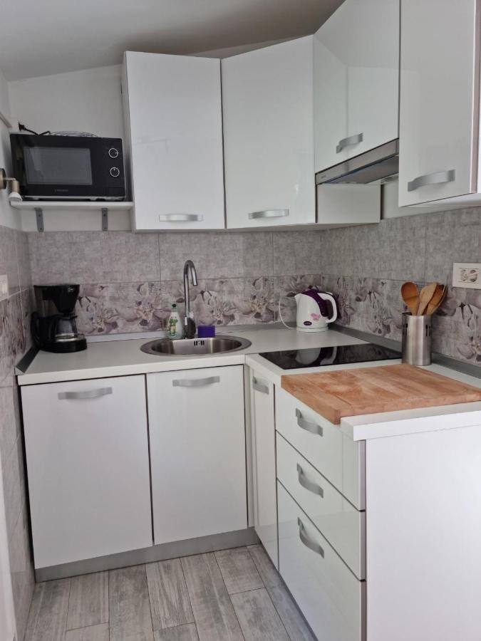 Apartments Zala Matusan Supetarska Draga Εξωτερικό φωτογραφία