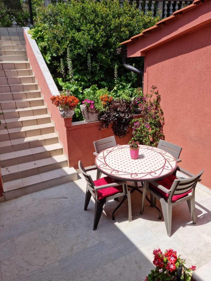 Apartments Zala Matusan Supetarska Draga Εξωτερικό φωτογραφία
