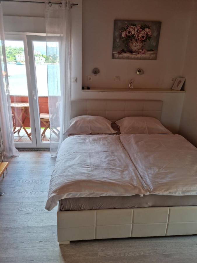 Apartments Zala Matusan Supetarska Draga Εξωτερικό φωτογραφία
