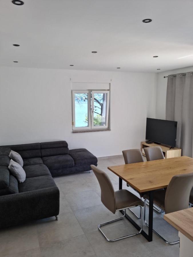 Apartments Zala Matusan Supetarska Draga Εξωτερικό φωτογραφία