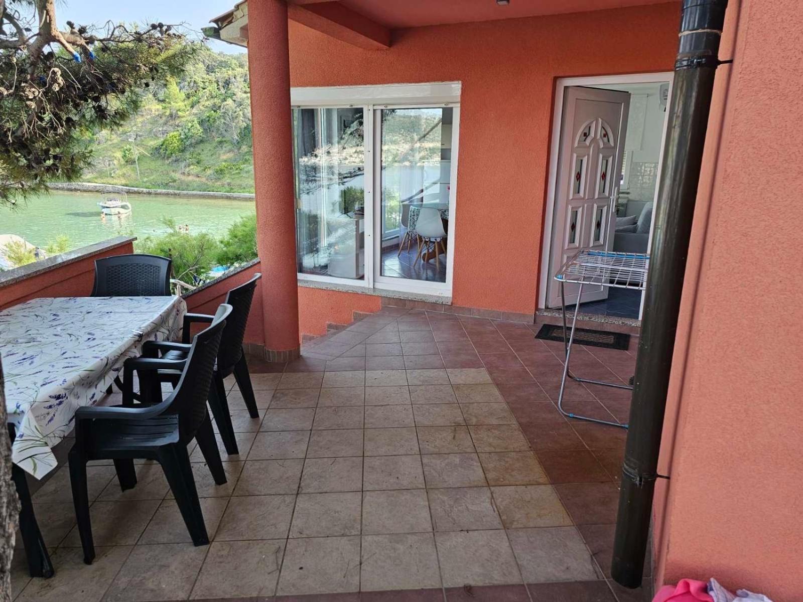 Apartments Zala Matusan Supetarska Draga Εξωτερικό φωτογραφία