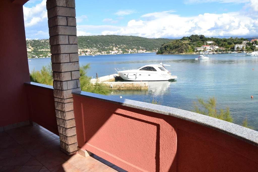 Apartments Zala Matusan Supetarska Draga Εξωτερικό φωτογραφία