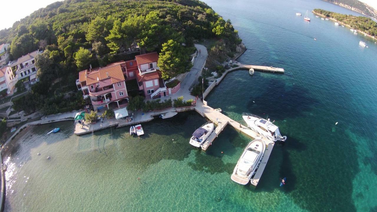 Apartments Zala Matusan Supetarska Draga Εξωτερικό φωτογραφία