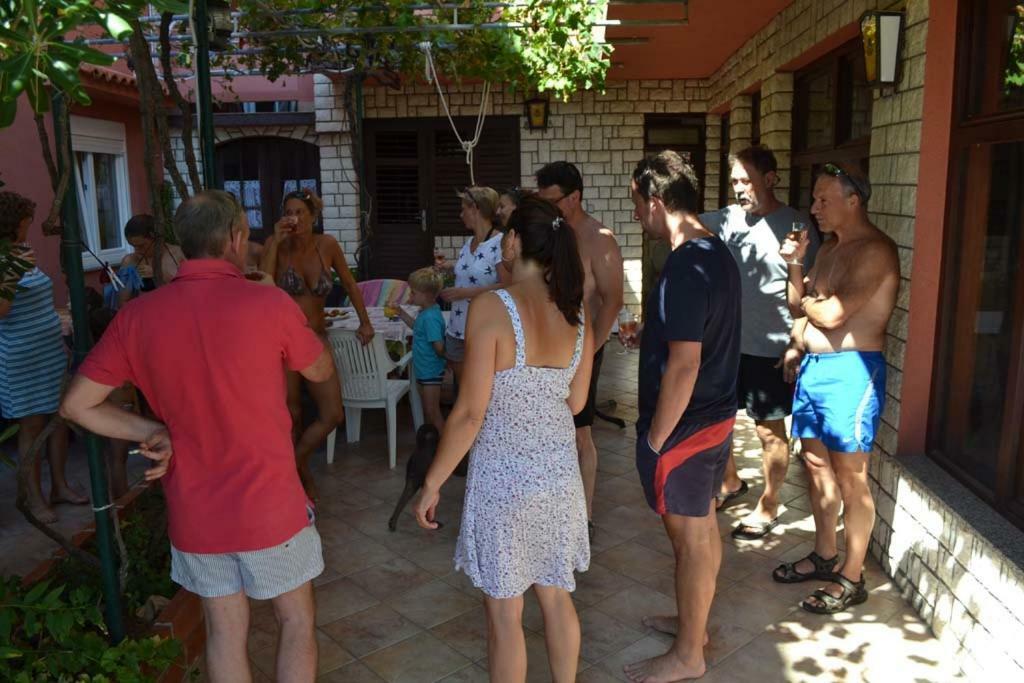 Apartments Zala Matusan Supetarska Draga Εξωτερικό φωτογραφία