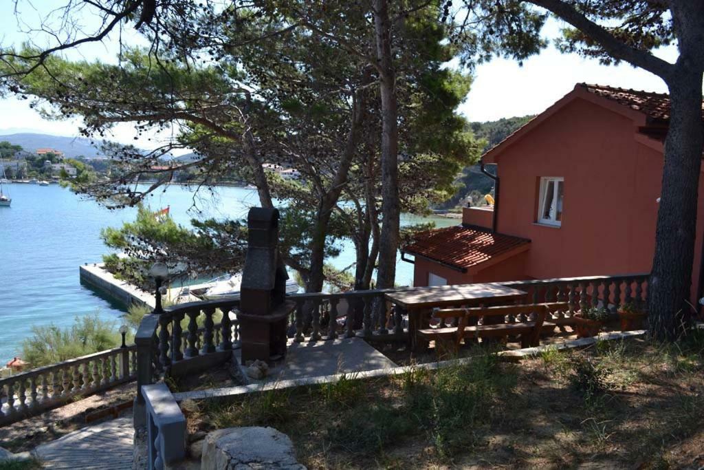 Apartments Zala Matusan Supetarska Draga Εξωτερικό φωτογραφία