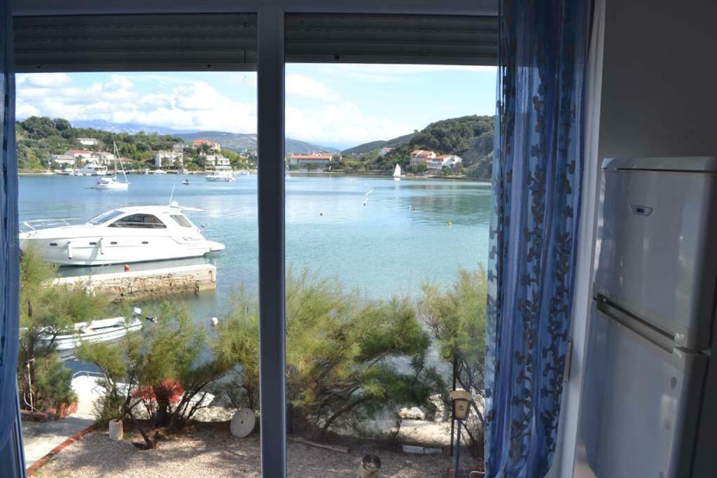 Apartments Zala Matusan Supetarska Draga Εξωτερικό φωτογραφία