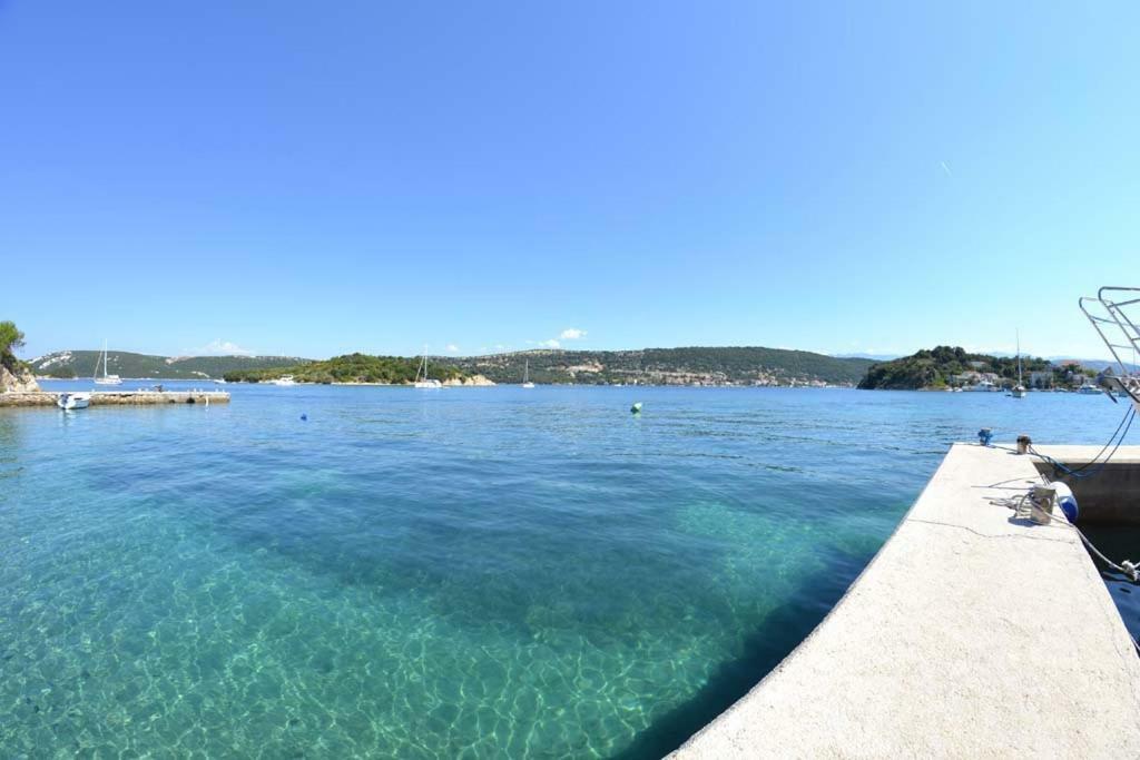 Apartments Zala Matusan Supetarska Draga Εξωτερικό φωτογραφία