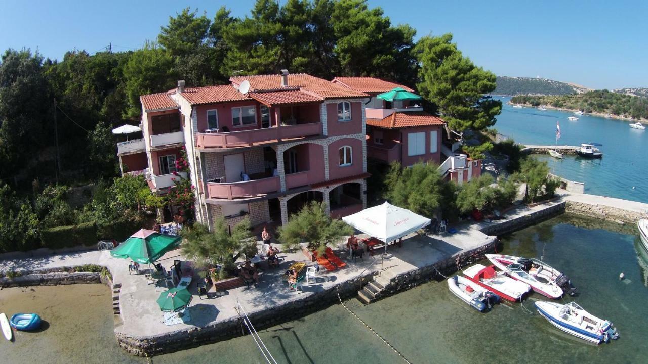 Apartments Zala Matusan Supetarska Draga Εξωτερικό φωτογραφία