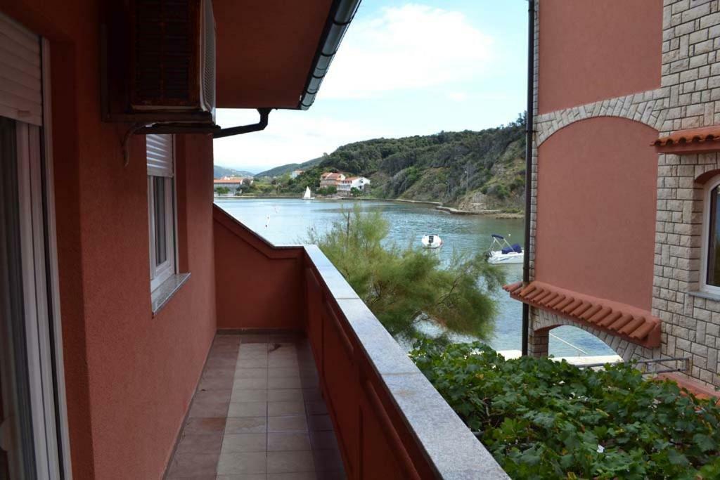 Apartments Zala Matusan Supetarska Draga Εξωτερικό φωτογραφία
