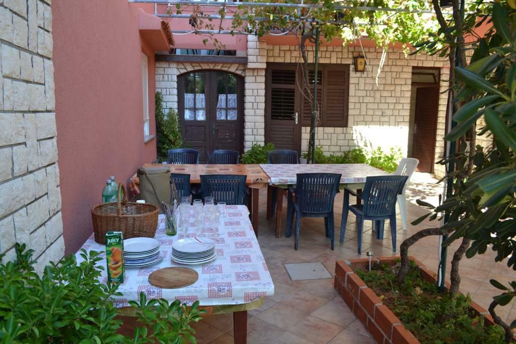 Apartments Zala Matusan Supetarska Draga Εξωτερικό φωτογραφία