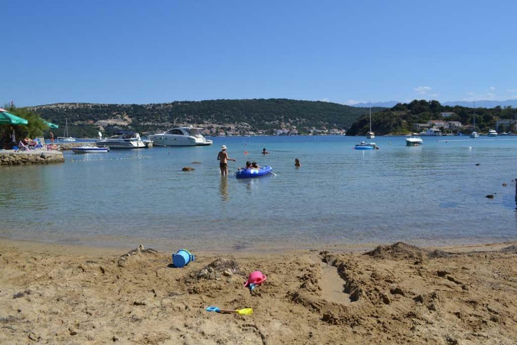 Apartments Zala Matusan Supetarska Draga Εξωτερικό φωτογραφία