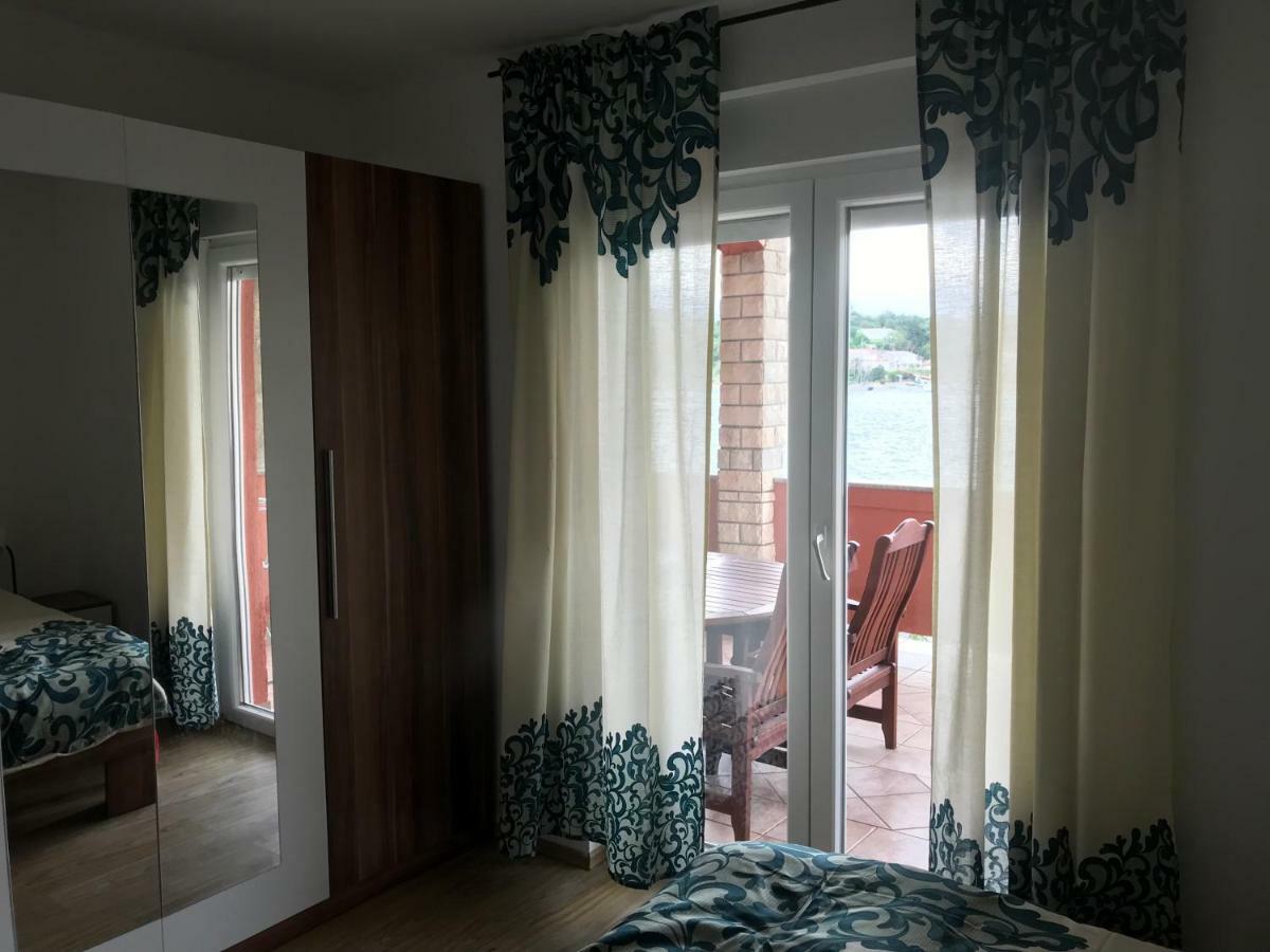 Apartments Zala Matusan Supetarska Draga Εξωτερικό φωτογραφία